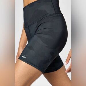 Like new ALO Yoga Women's Bike Shorts